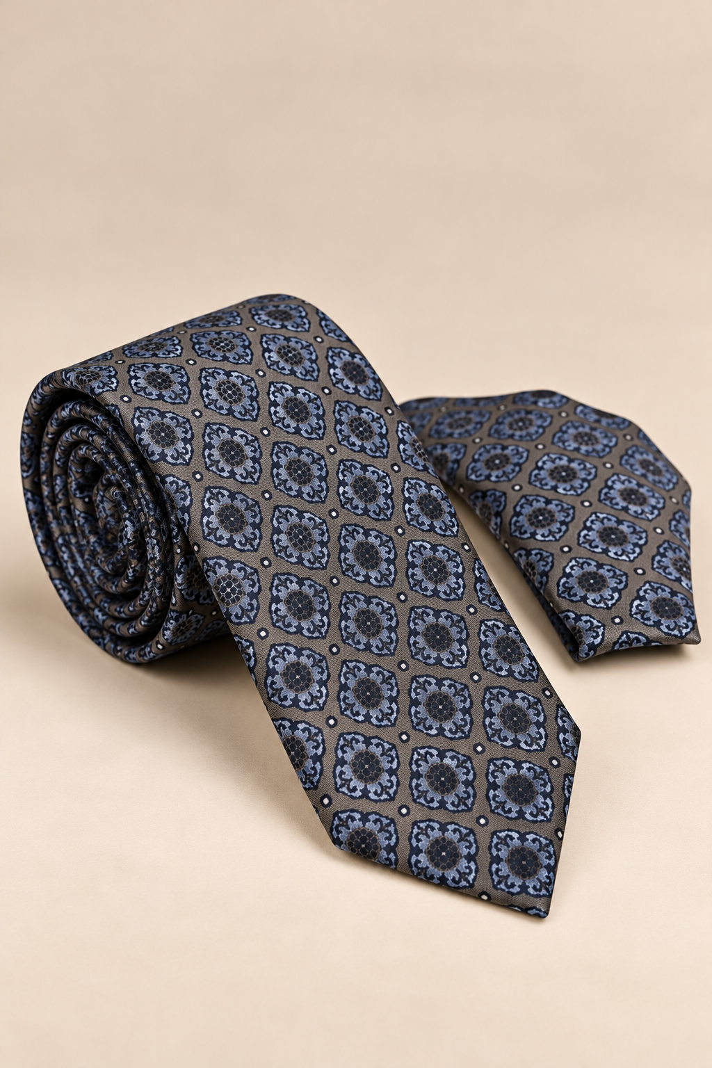 Corbata Estampada en Gris y Azul Grisáceo