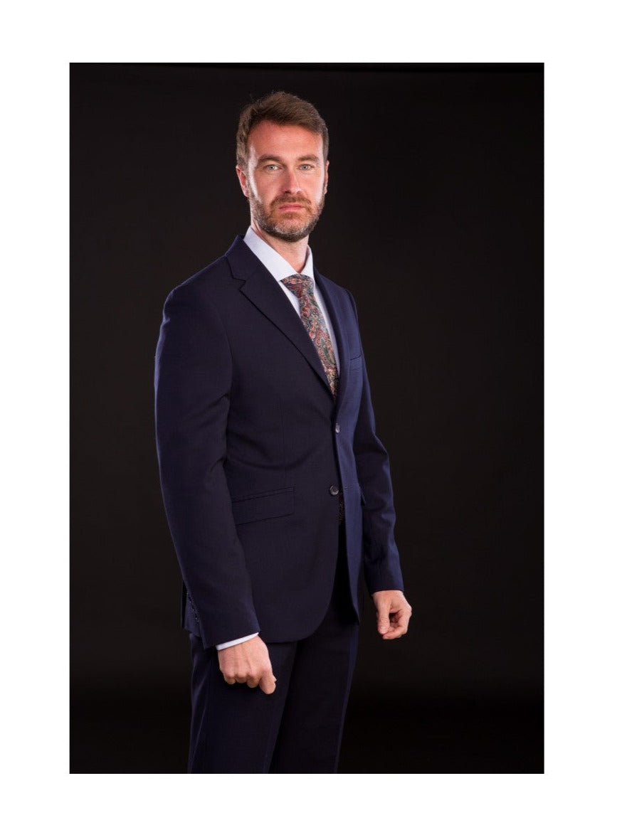 Traje caballero azul marino.