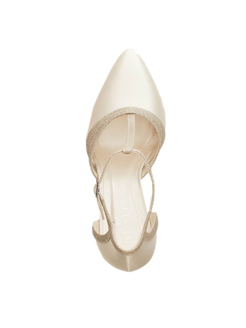 Bridal shoe with 8.5 cm heel.