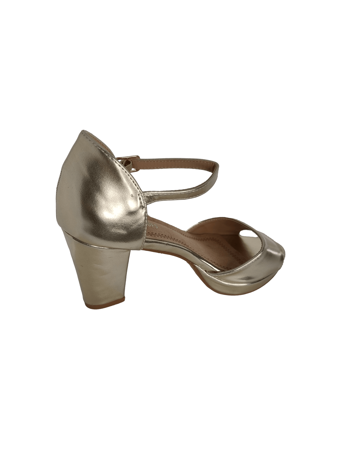 Sandalia de tacón y plataforma dorada.