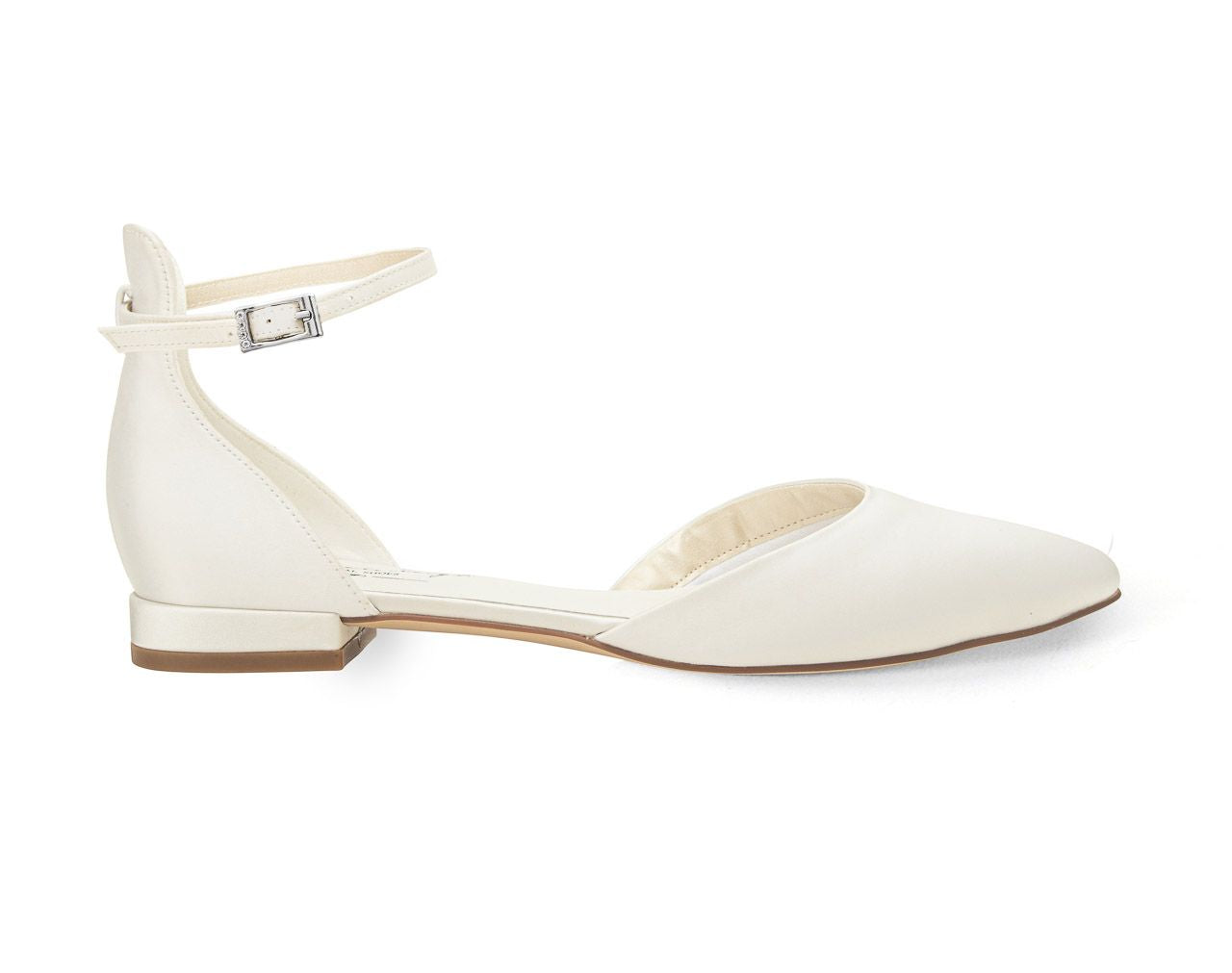 Zapato de novia con tacón de 1,7 cm.