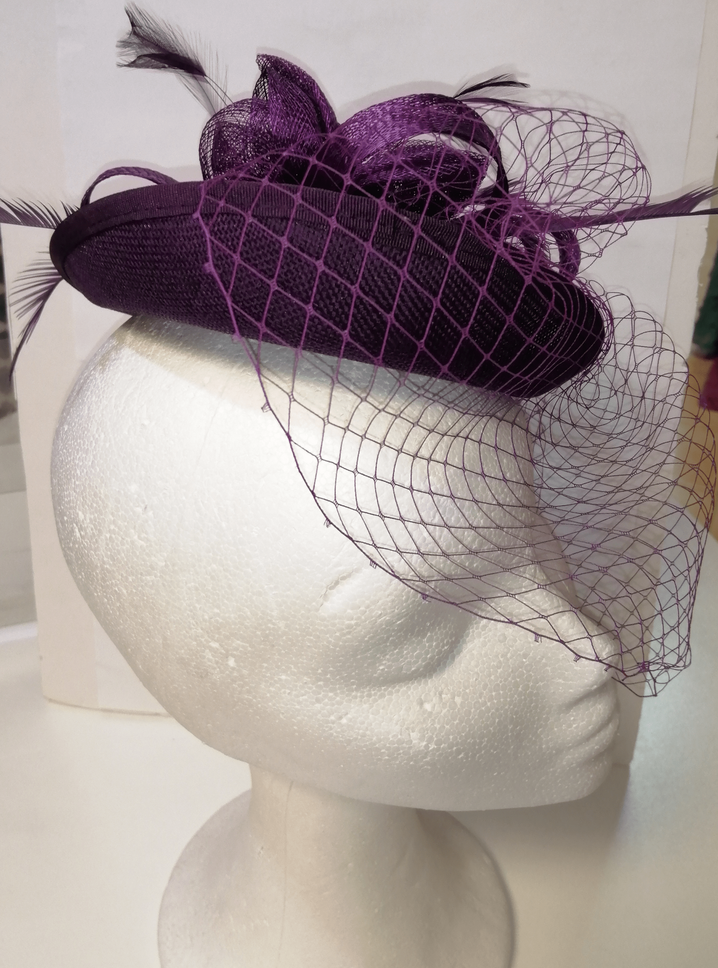 Tocado mediano morado