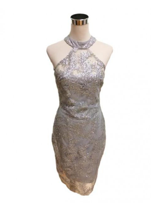 Vestido de fiesta corto cuello halter plata