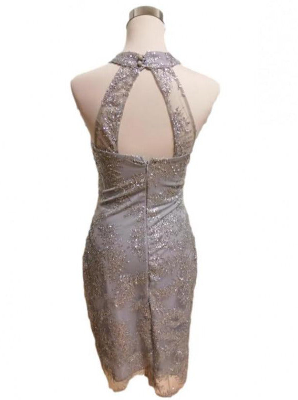 Vestido de fiesta corto cuello halter plata