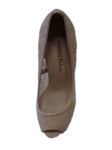 Zapato de salón peeptoes color crema