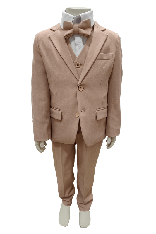 Traje de niño 5 piezas rosado.