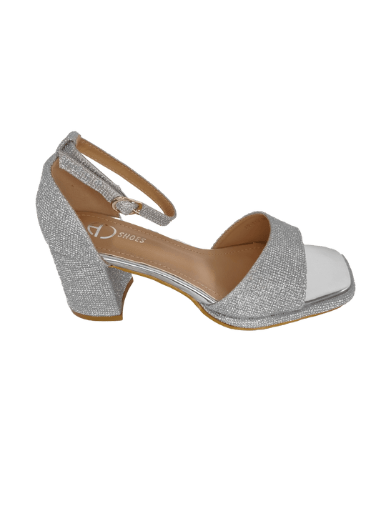 Sandalia plata de tacón ancho.