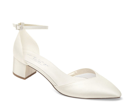 Zapato de novia con tacón de 4,8 cm.