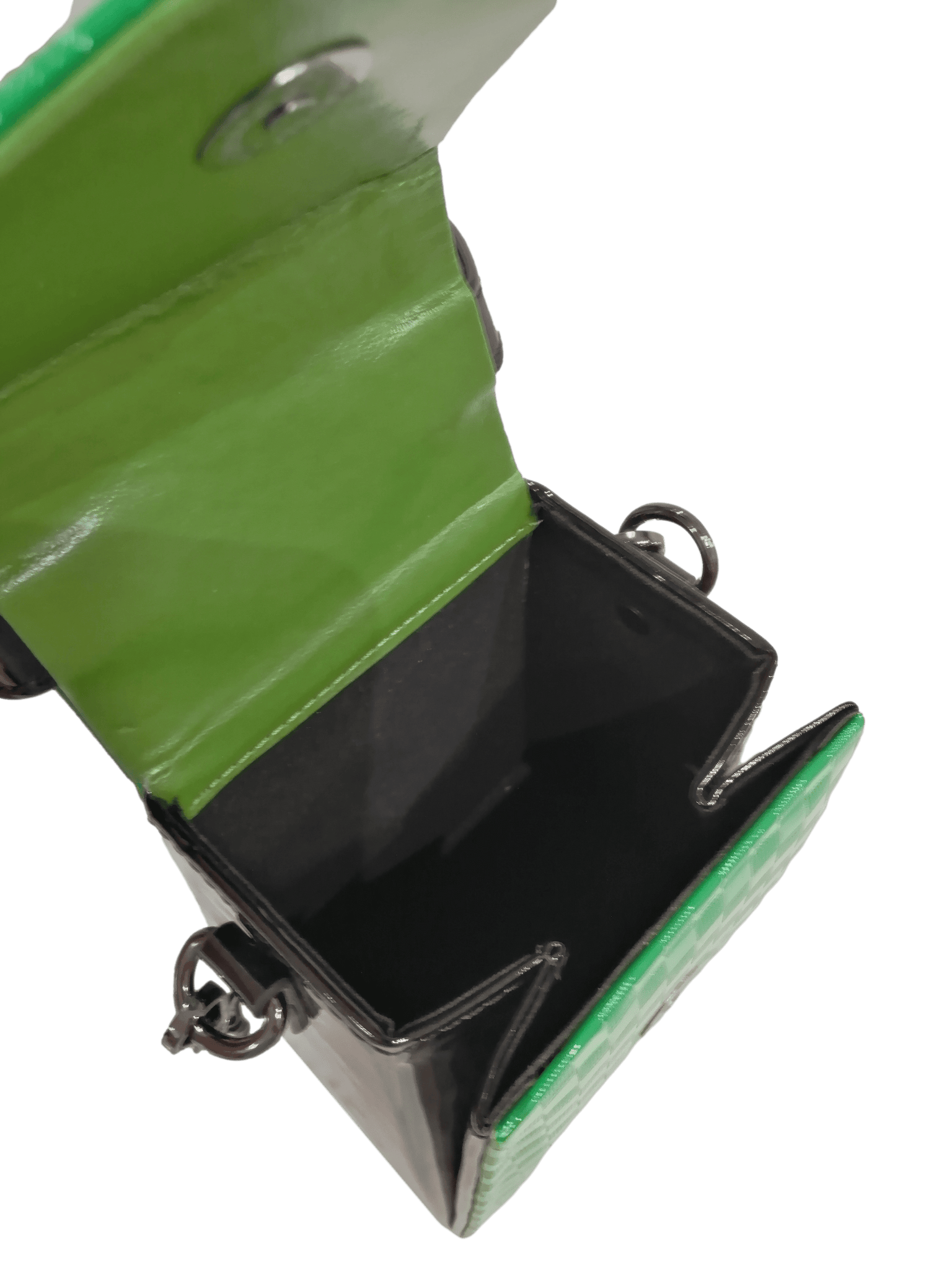 Bolso clutch vertical verde.