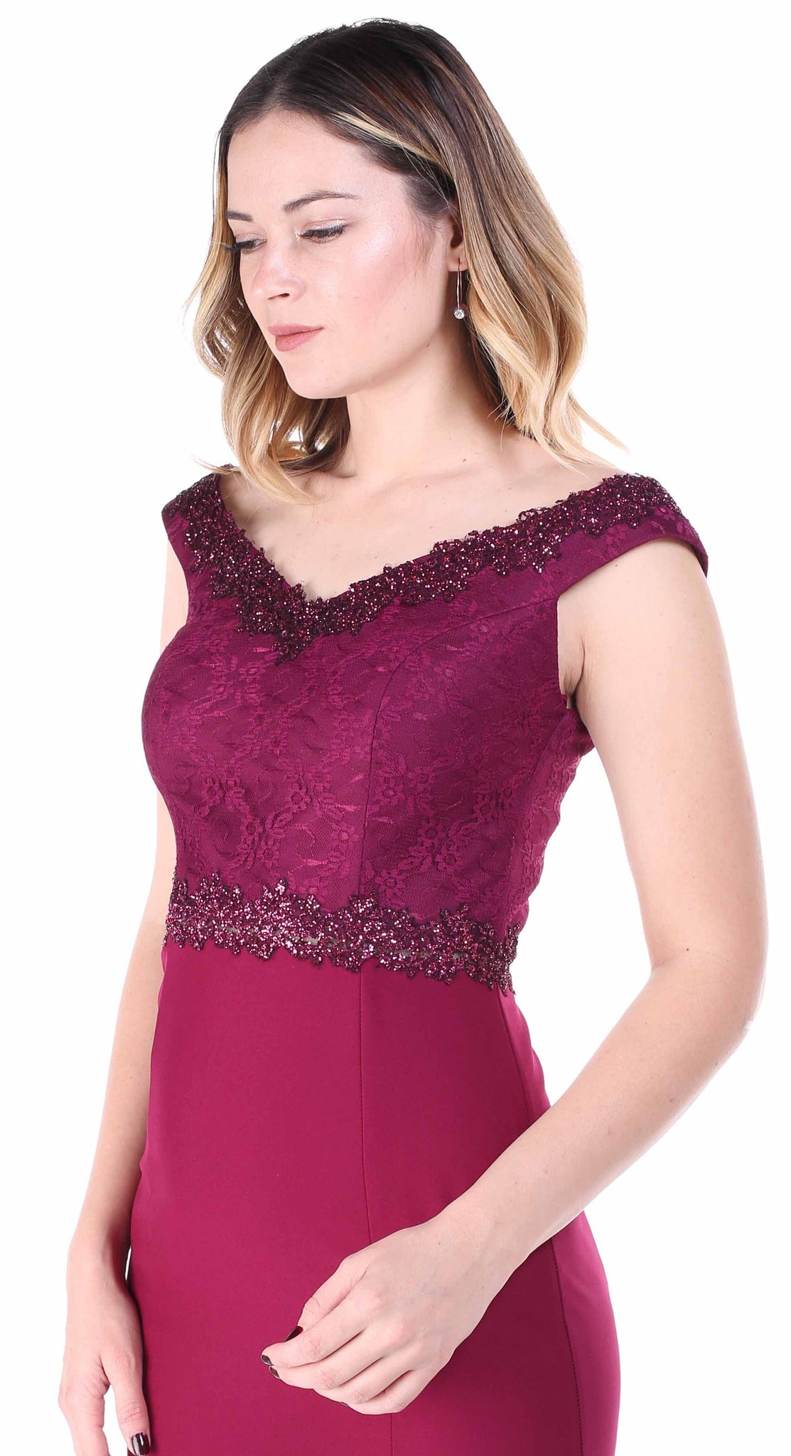 Vestido de fiesta corto burdeos